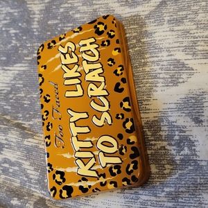 Too Faced Kitty Likes to Scratch